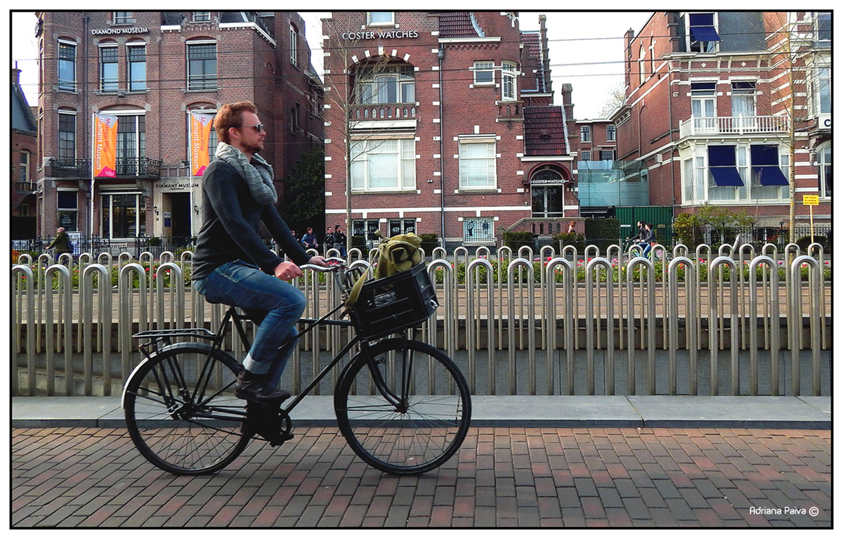 Paulus Potterstraat, Museumplein. Amsterdam, Holanda. Foto por Adriana Paiva