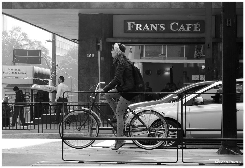 Ciclovia da Avenida Paulista. São Paulo, 2016. Foto por Adriana Paiva.